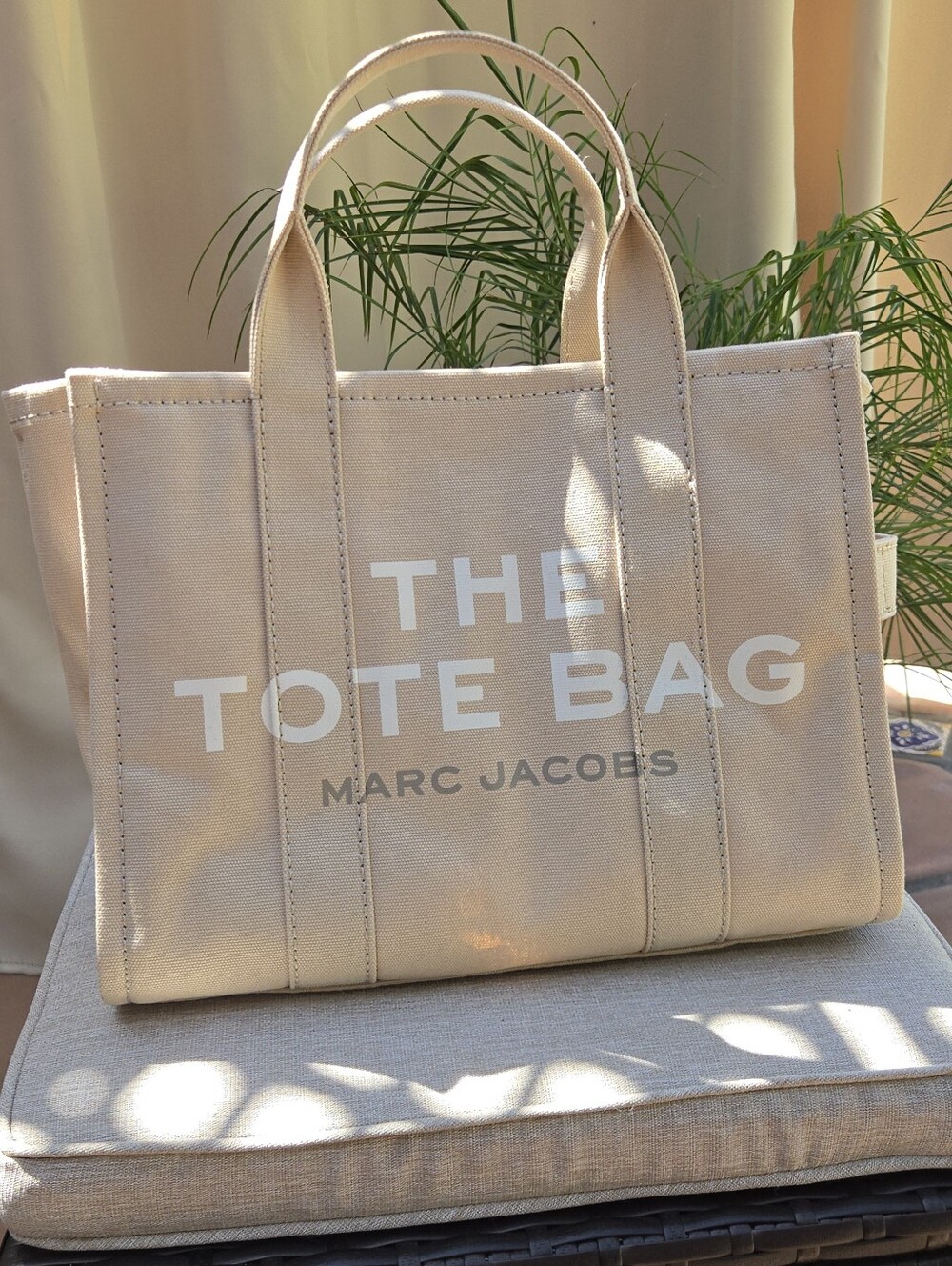 Marc Jacobs The Tote Bag in Beige